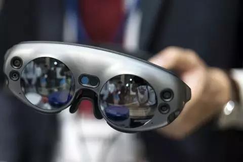 来自美国Magic Leap公司的增强现实(AR)眼镜 来自美国Magic Leap公司的增强现实(AR)眼镜