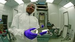 New study says researchers at the Department of Energy’s 17 National Laboratories, such as this materials scientist at the Oak Ridge National Laboratory in Tennessee, need more freedom and less red tape.